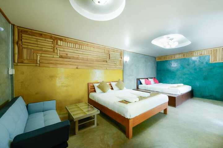Room 7 of 90