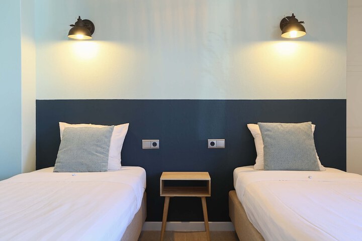 Room 13 of 50