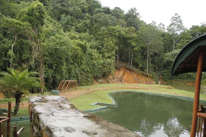 Pool 9 of 21