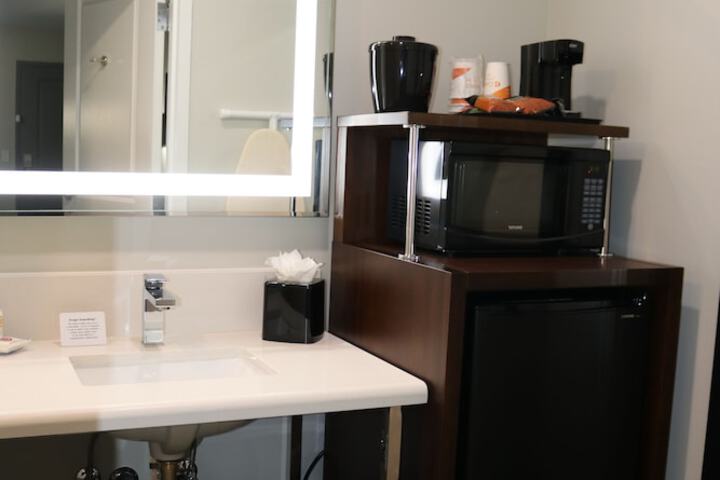Bathroom sink