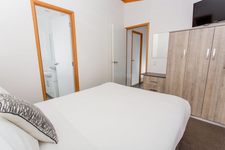 Room 15 of 124