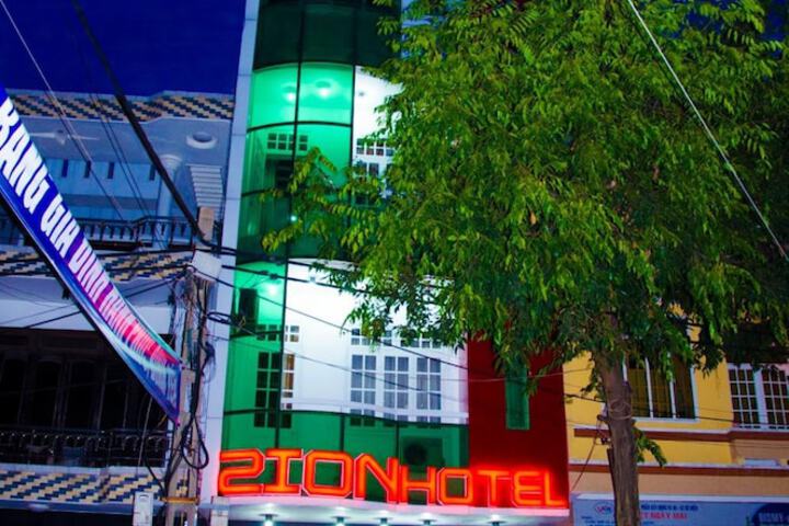 Hotel 35 of 38
