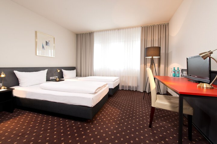 Room 10 of 41