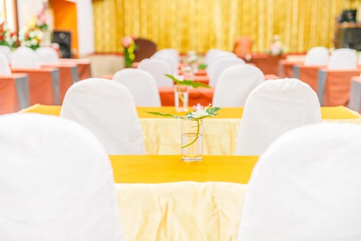 Ballroom/Hall 26 of 38
