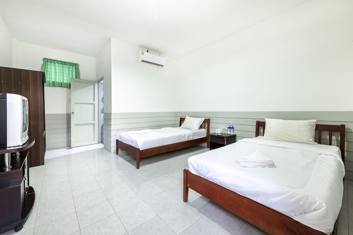 Room 2 of 52