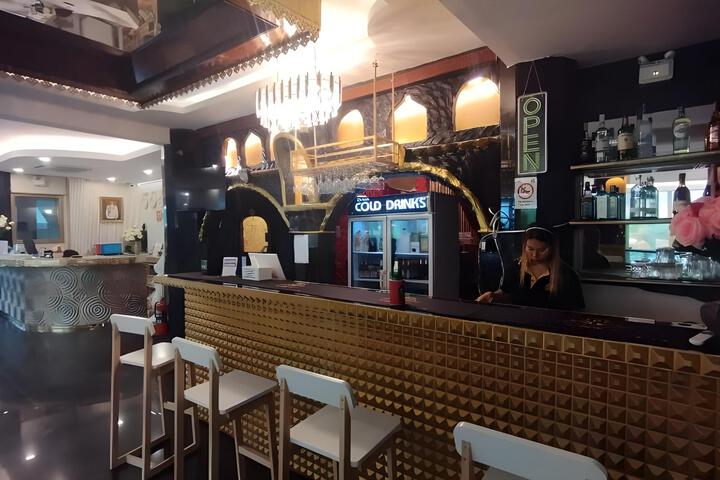 restaurant cafeteria
