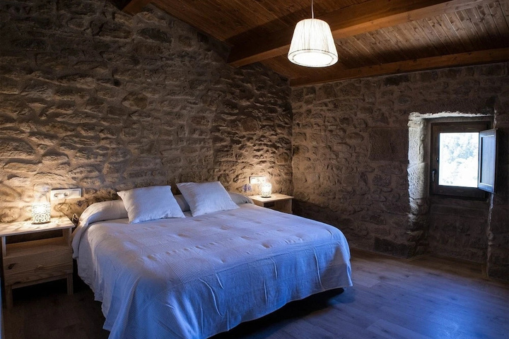 Room 2 of 19