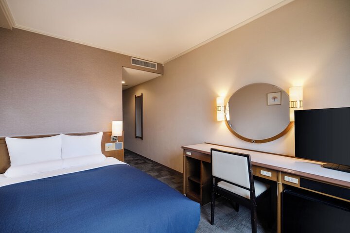 Room 12 of 46