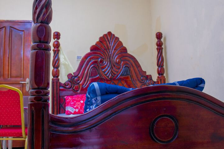 Room 9 of 15