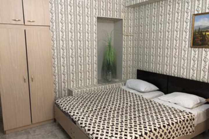 Room 9 of 35