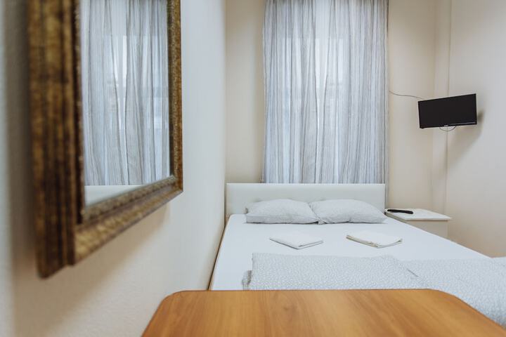 Room 30 of 76