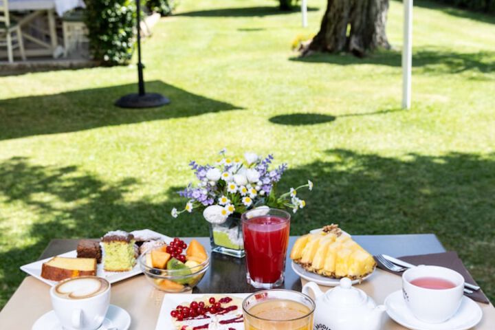 Breakfast/Coffee Service 80 of 100