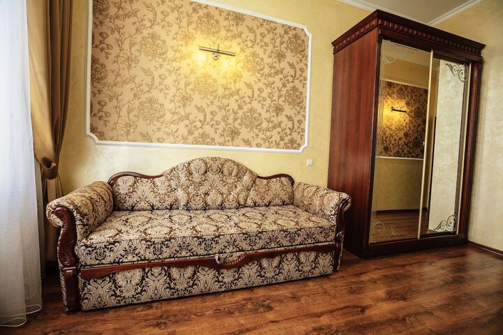 Room 30 of 53