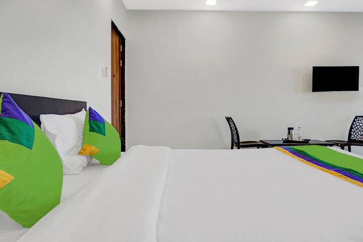 Room 16 of 34