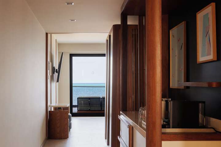 Room 73 of 204