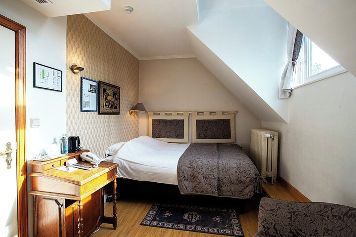Room 34 of 58