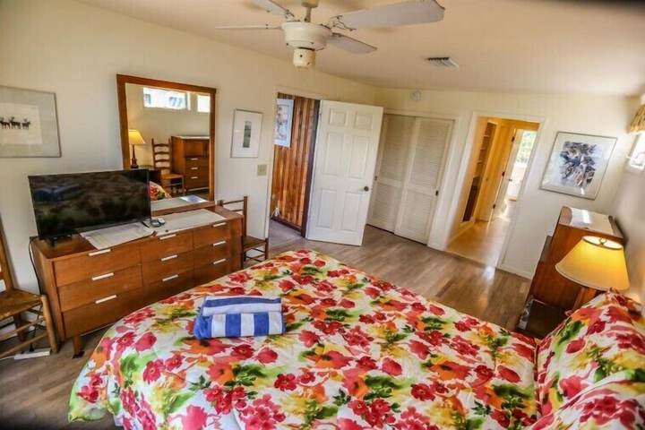 Room 2 of 18