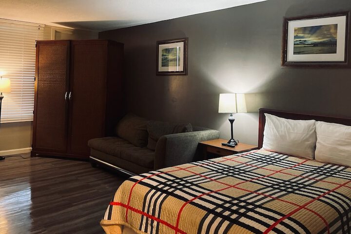 Room 23 of 35