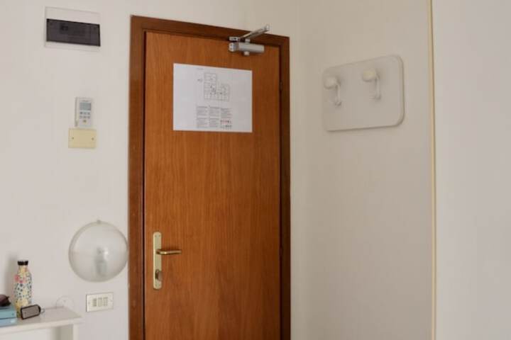 Room 37 of 38