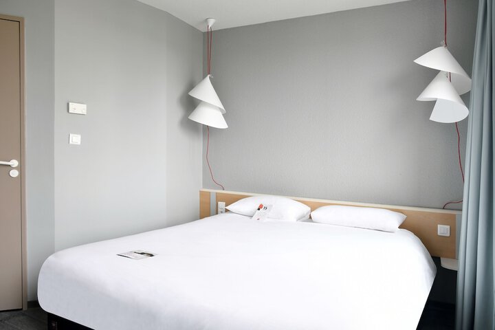 Room 8 of 78
