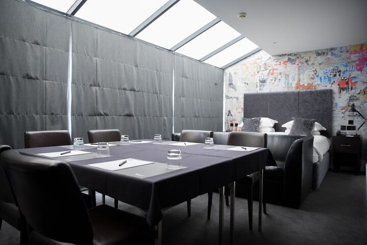 Room 6 of 60
