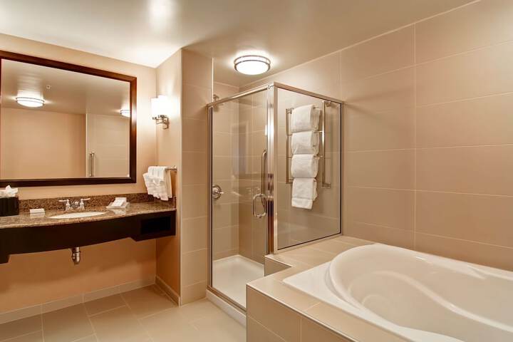 Room 25 of 46
