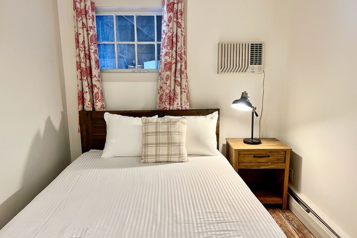 Quadruple Superior Queen Bed (5 of 21)