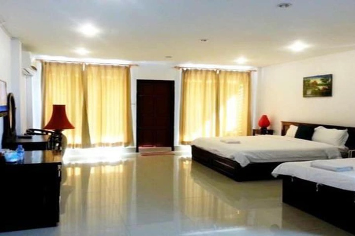 Room 18 of 33