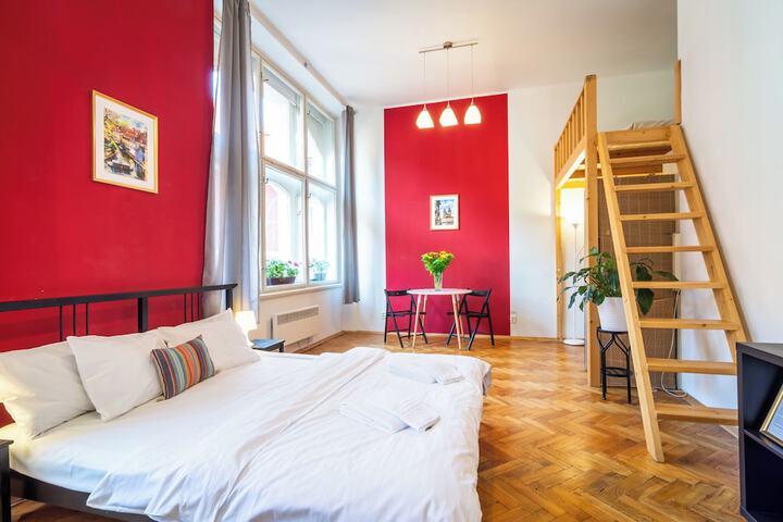 Room 95 of 236