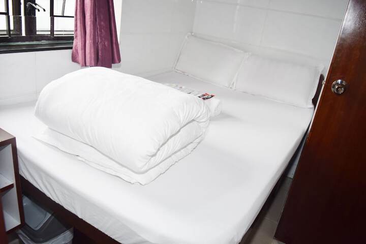 Room 10 of 48