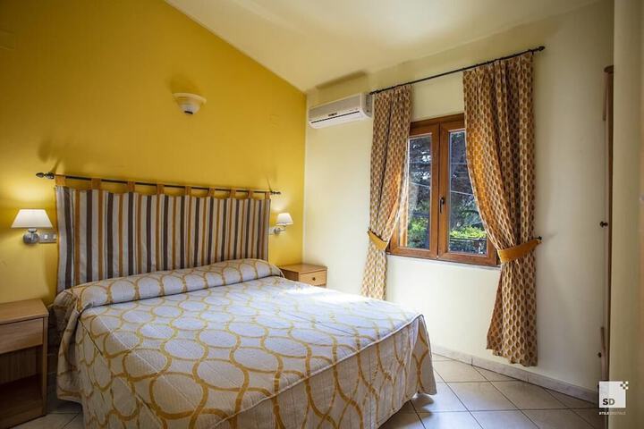 Room 18 of 119
