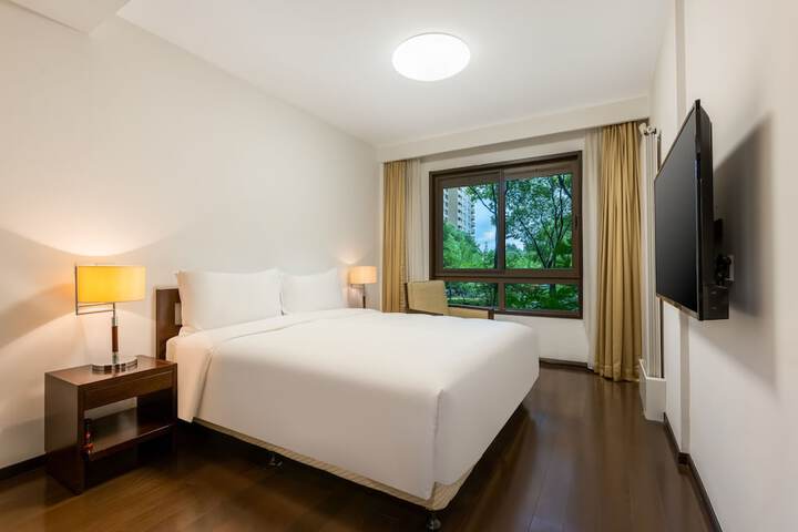 Room 5 of 34