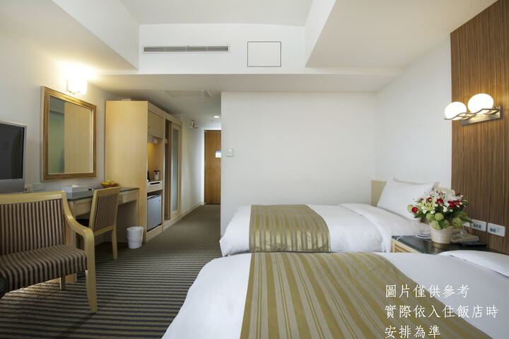 Room 27 of 62