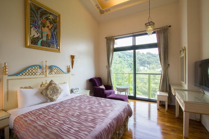 Room 4 of 84