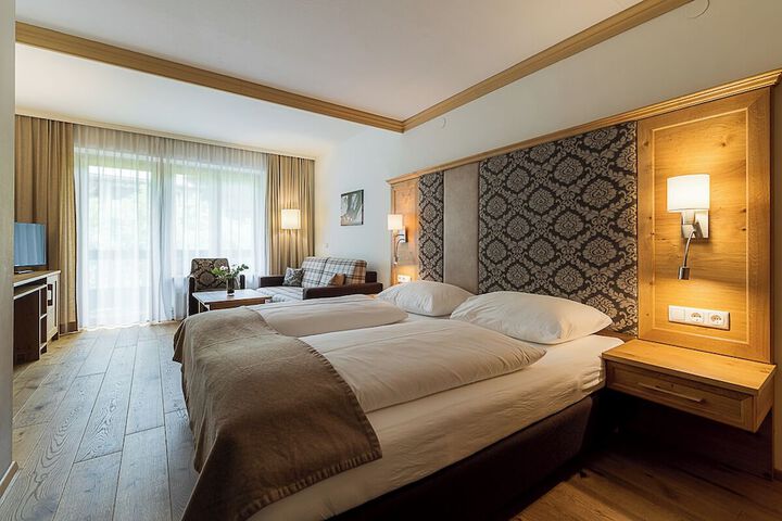 Room 45 of 199