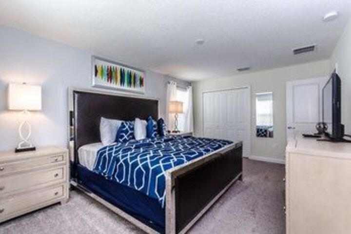 Room 12 of 37