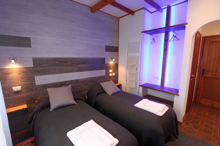 Room 3 of 21