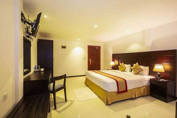 Room 15 of 28