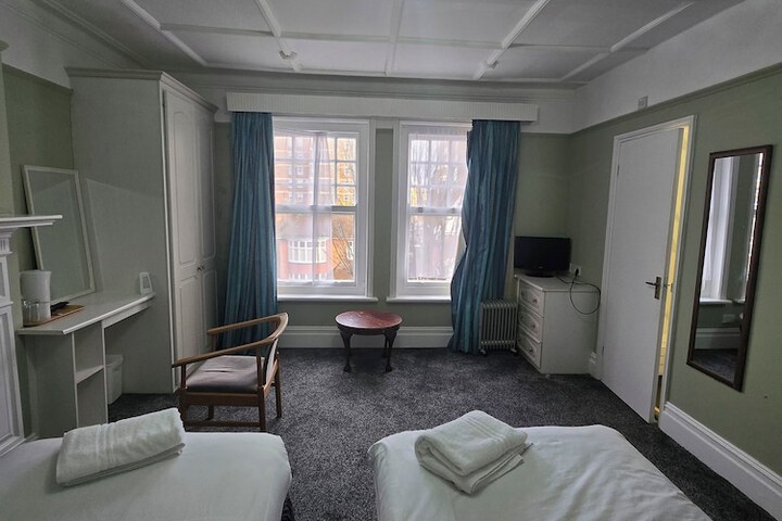 Room 25 of 72