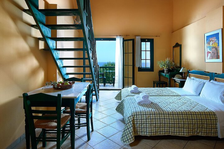 Room 3 of 43