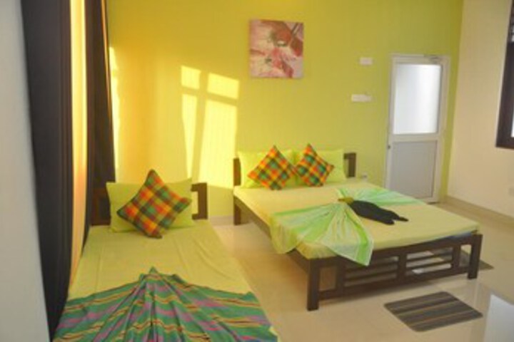 Room 11 of 18