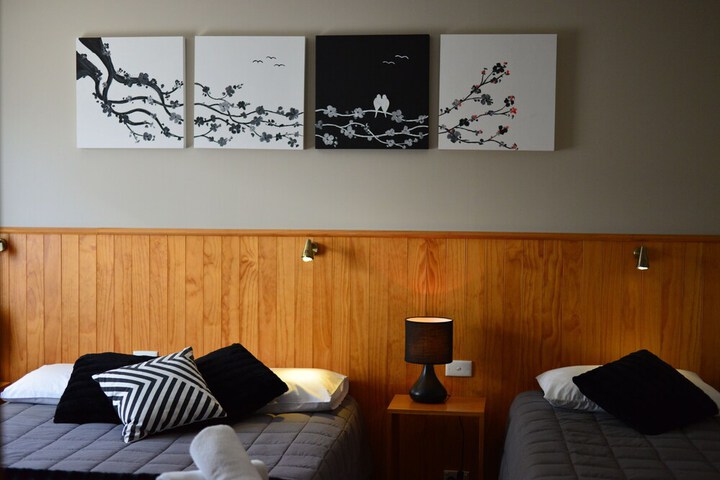 Room 25 of 60