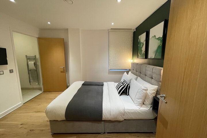 Room 45 of 296