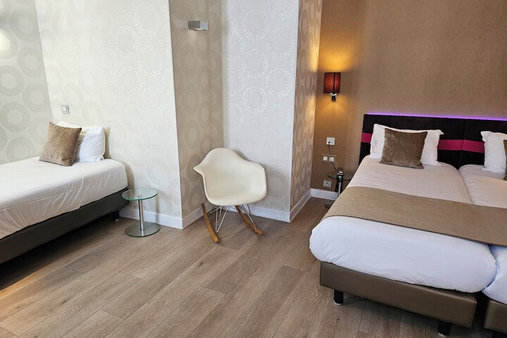 Room 30 of 50