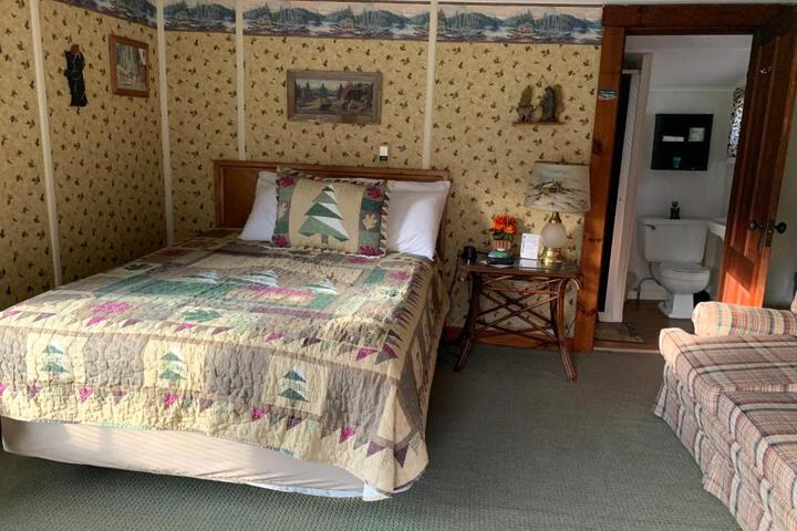 Motel Standard Queen Bed (1 of 23)