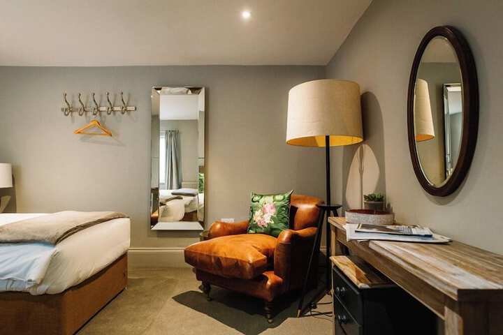 Room 21 of 28