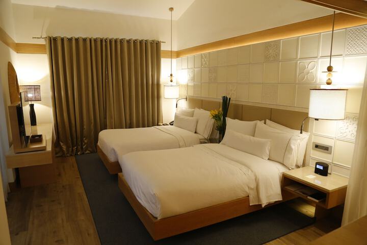 Room 6 of 128