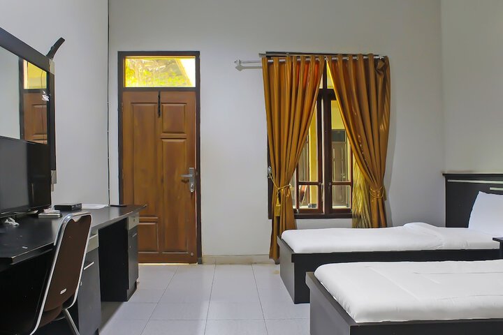 Room 15 of 28