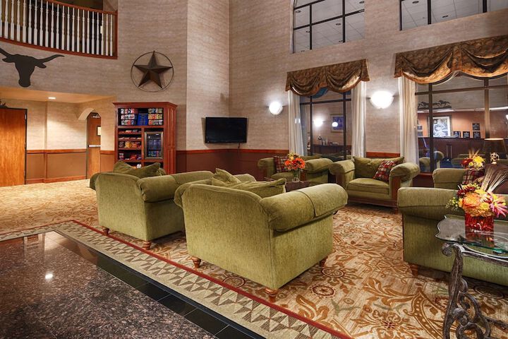 Entrance & Lobby