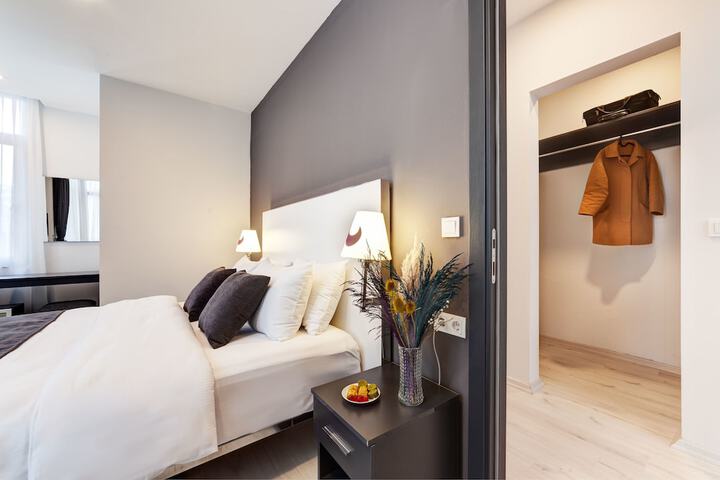 Room 8 of 53